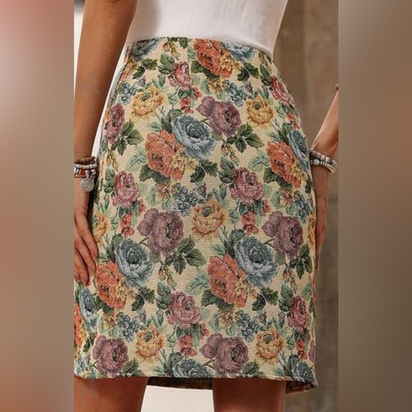 2/$75💥- SKIRT | Women’s skirt size medium (fits like a small) - Picture 7 of 8